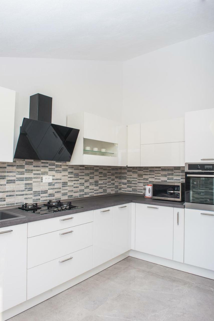Apartman Franko Grebastica Luaran gambar