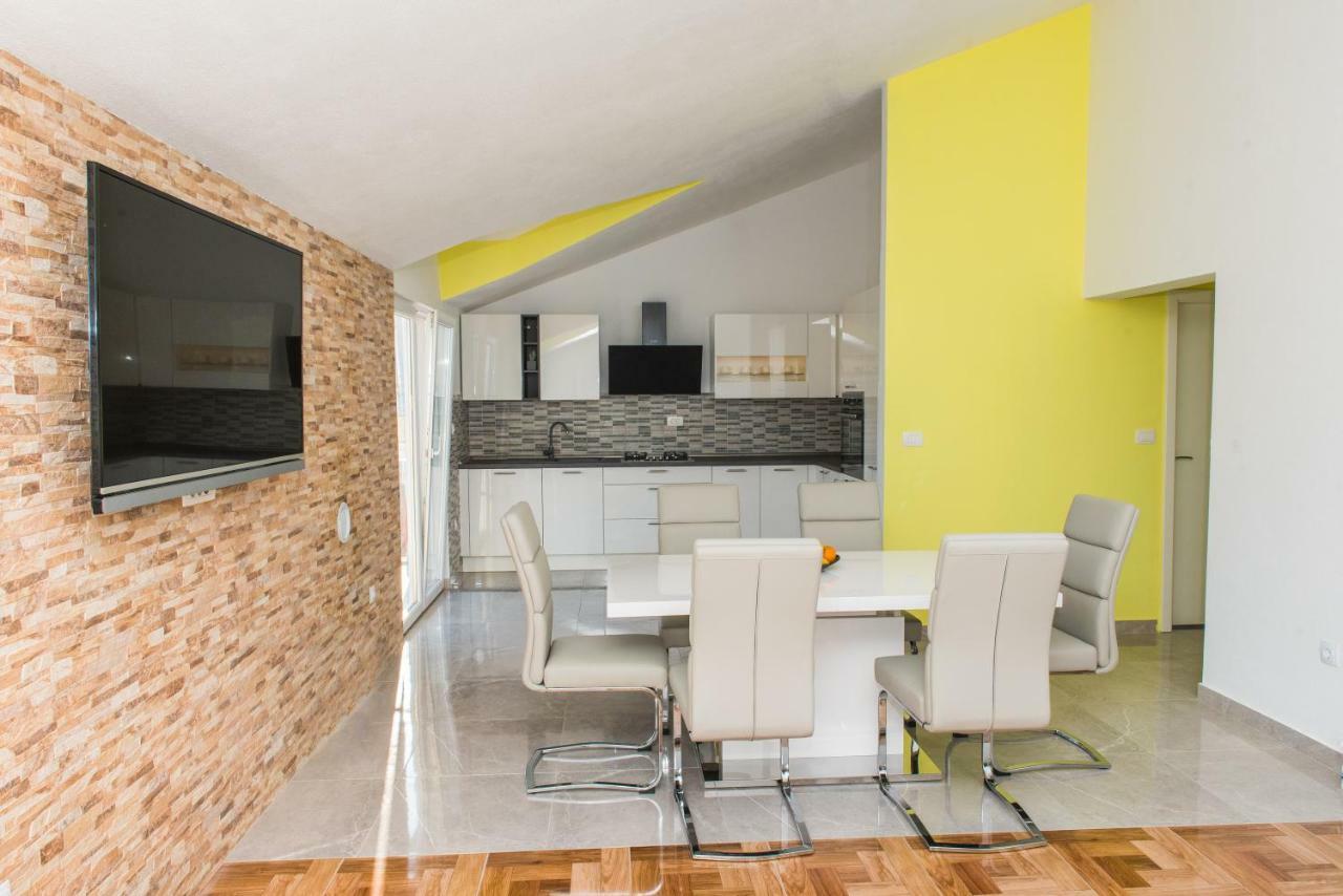 Apartman Franko Grebastica Luaran gambar