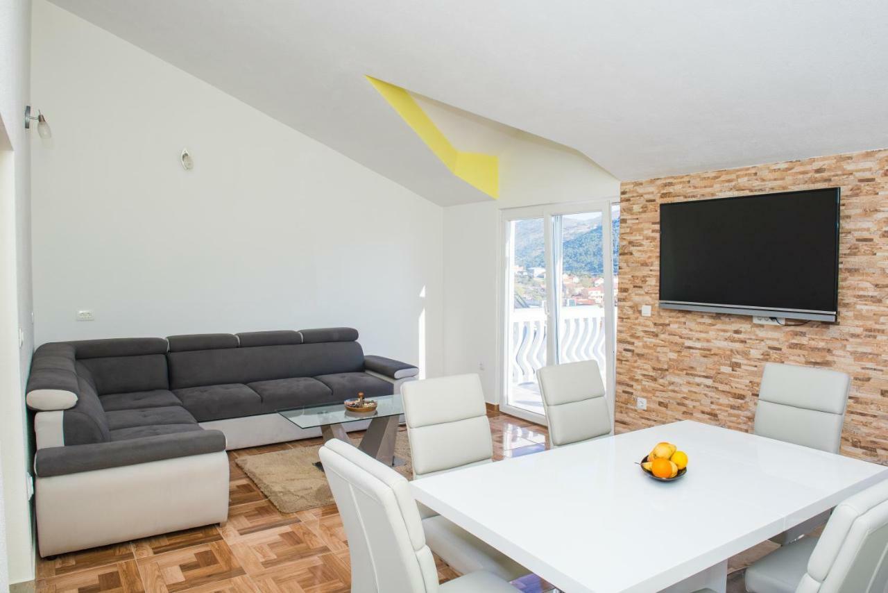 Apartman Franko Grebastica Luaran gambar