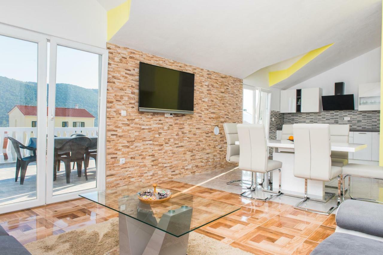 Apartman Franko Grebastica Luaran gambar