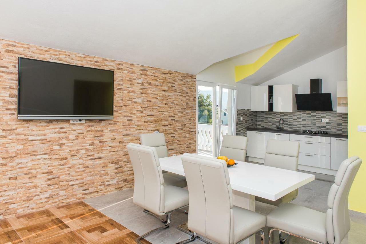 Apartman Franko Grebastica Luaran gambar